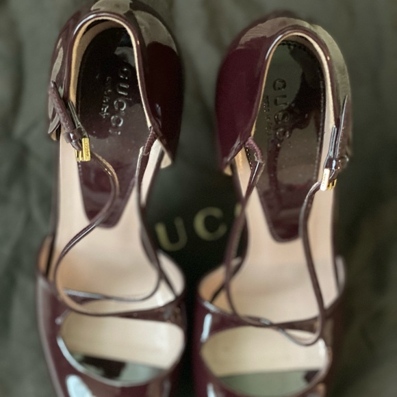 Gucci burgundy heels size 7. Only worn less than 5 times! - Picture 2 of 4